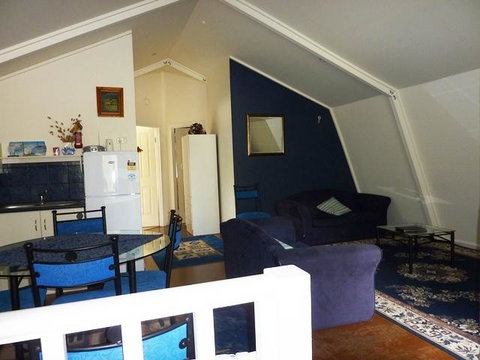 The Doo Drop Inn - Accommodation Main Beach 0