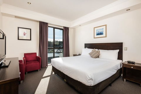 The Esplanade Resort And Spa - Accommodation Main Beach 1