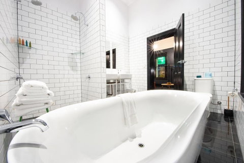 The Franklin Boutique Hotel - Accommodation Main Beach 2