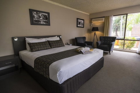 The Galaxy Motel - Accommodation Main Beach 2