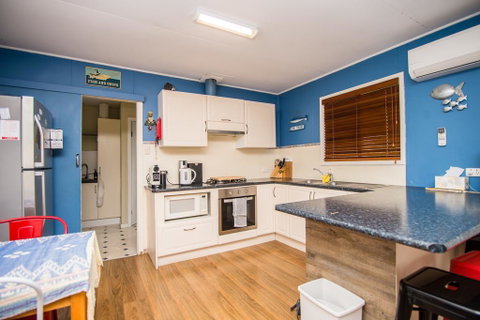 The Gee Beach House - Accommodation Main Beach 2