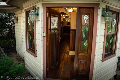 The Hidden Gem - Accommodation Main Beach 1