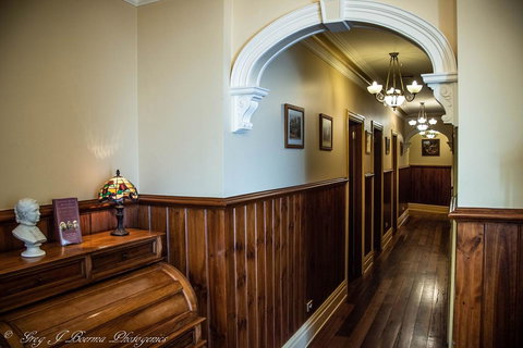 The Hidden Gem - Accommodation Main Beach 2