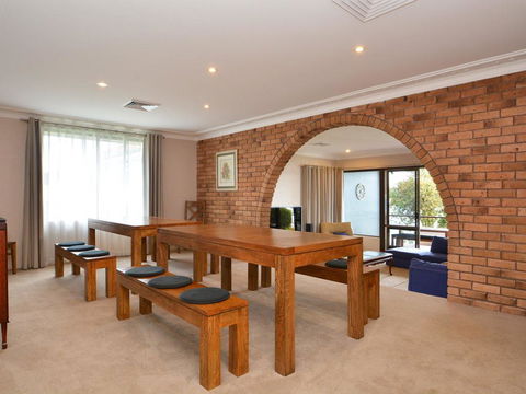 The House On The Lake @ Fishing Point, Lake Macquarie - Honestly Put The Line In And Catch Fish - Accommodation Main Beach 2