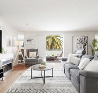 The Jetty Apartment by Ready Set Host - Accommodation Main Beach