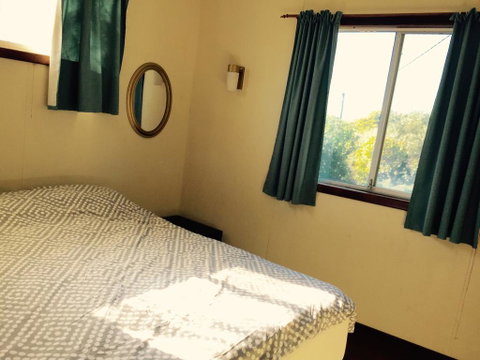 The Kite Beach House - Accommodation Main Beach 2
