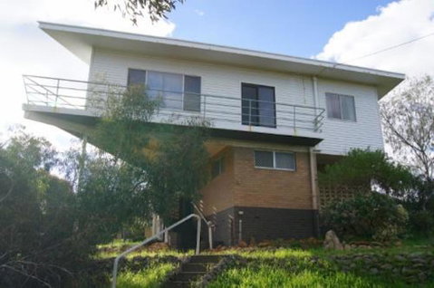 The Kite Beach House - Accommodation Main Beach 0