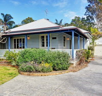 The Lakes Cottage - Accommodation Main Beach