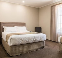 The Lighthouse Hotel - Accommodation Main Beach