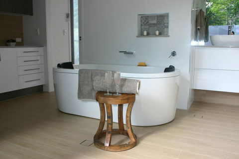 The Luxury Eco Rainforest Retreat - Accommodation Main Beach 2