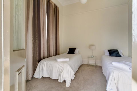 The Manager's Residence - Accommodation Main Beach 2