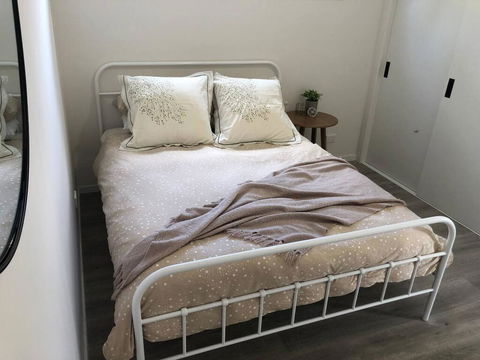 The Nebraska Retreat - Accommodation Main Beach 1