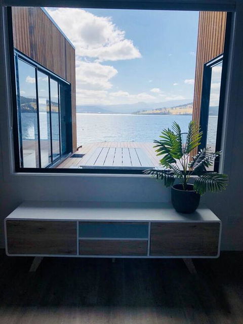 The Nebraska Retreat - Accommodation Main Beach 3