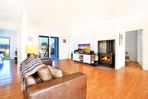 The Palings At Culburra - Pet Friendly - Accommodation Main Beach 3