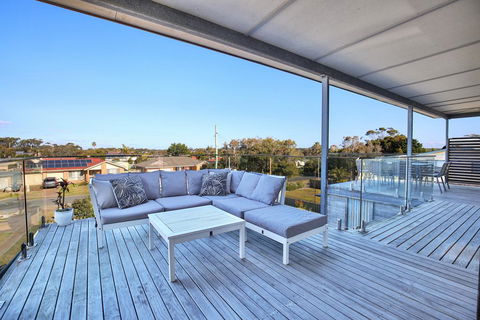 The Palings At Culburra - Pet Friendly - Accommodation Main Beach 1