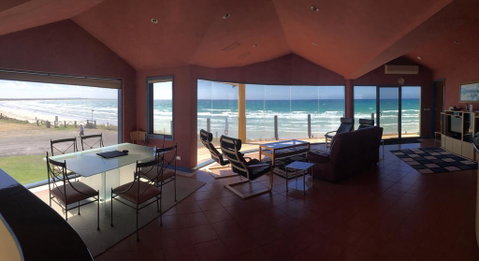The Penthouse - Accommodation Main Beach 3