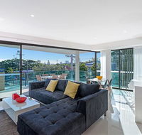 The Princess of Bulimba - Executive 3BR Bulimba Apartment with Large Balcony Next to Oxford St - Accommodation Main Beach