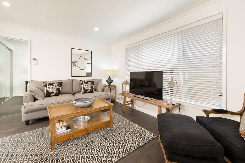 Albury NSW Accommodation Main Beach