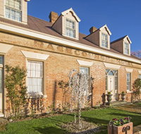 The Racecourse Inn - Accommodation Main Beach