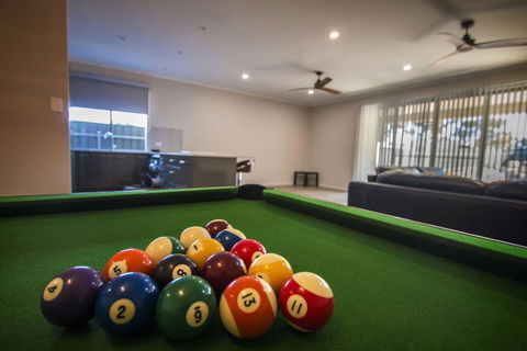 The Races Complex - Accommodation Main Beach 3