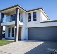 The Races Complex - Accommodation Main Beach