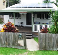 The Red Sparrow - Accommodation Main Beach