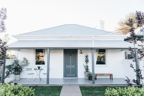 The Repose - Boutique Cottage - Accommodation Main Beach 0