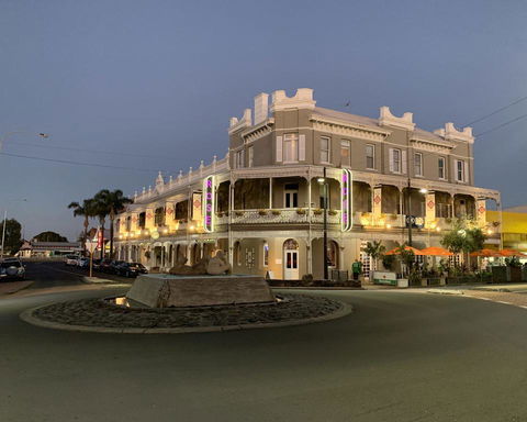 The Rose Hotel & Motel - Accommodation Main Beach 1