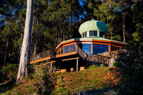 The Roundhouse - Accommodation Main Beach 0