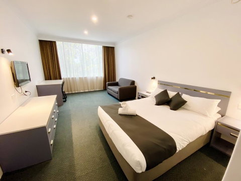 The Select Inn Penrith - Accommodation Main Beach 2