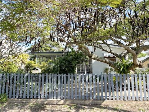 The Shack - Accommodation Main Beach 1