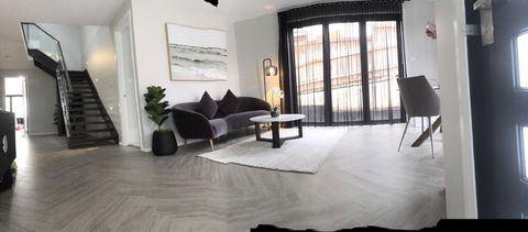 The Sirens Sydney - Accommodation Main Beach 1