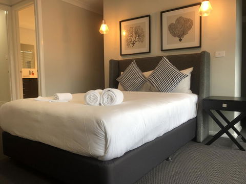 The Sirens Sydney - Accommodation Main Beach 3