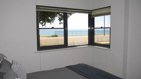 The Somerton Beach Retreat - Accommodation Main Beach 1
