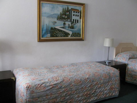 The Wayfarer Motel - Accommodation Main Beach 3