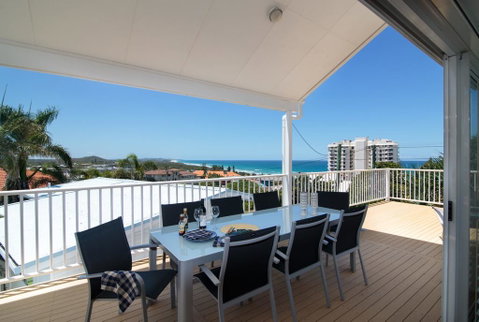 The White House - Central Coolum With Spectacular Ocean Views And WiFi - Accommodation Main Beach 3