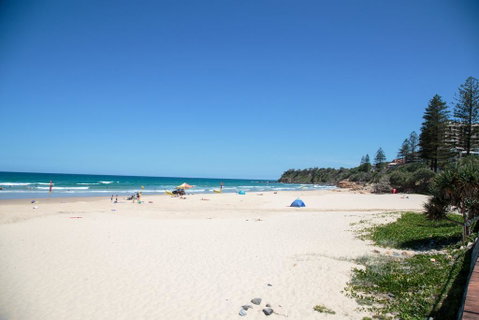 The White House - Central Coolum With Spectacular Ocean Views And WiFi - Accommodation Main Beach 2