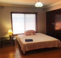 Thomastown antique house room 1 - Accommodation Main Beach