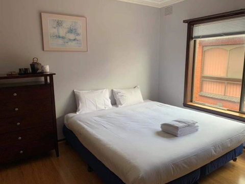 Thomastown Antique House Room 4 - Accommodation Main Beach 0
