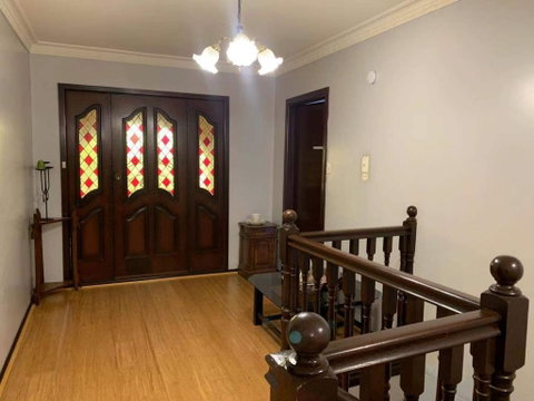 Thomastown Antique House Room 5 - Accommodation Main Beach 2