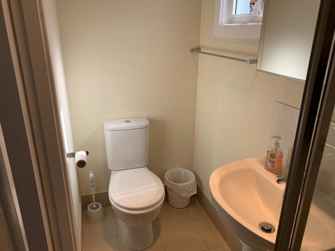 Thornleigh Garden View, Comfortable & Tranquil - Accommodation Main Beach 3