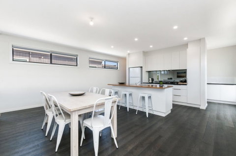 Thunder Point - Accommodation Main Beach 3