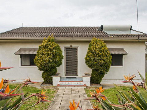 Time To Unwind - Old Style Charm - Accommodation Main Beach 0