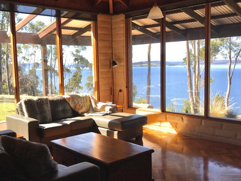 Tinderbox Cliff House - Accommodation Main Beach 2