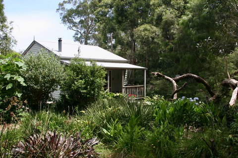 Tindoona Cottages - Accommodation Main Beach 0