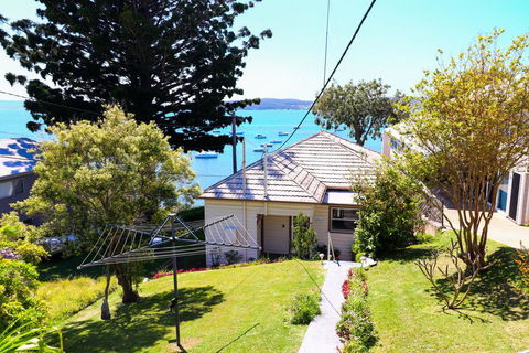 Tommy's Lakehouse - Accommodation Main Beach 1