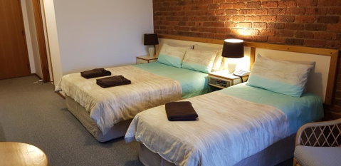 Tooleybuc Club Motor Inn - Accommodation Main Beach 1