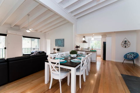 Toorongo River Chalets - Accommodation Main Beach 0