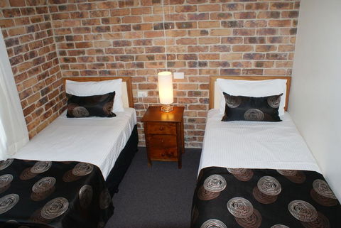 Toowong Villas - Accommodation Main Beach 2