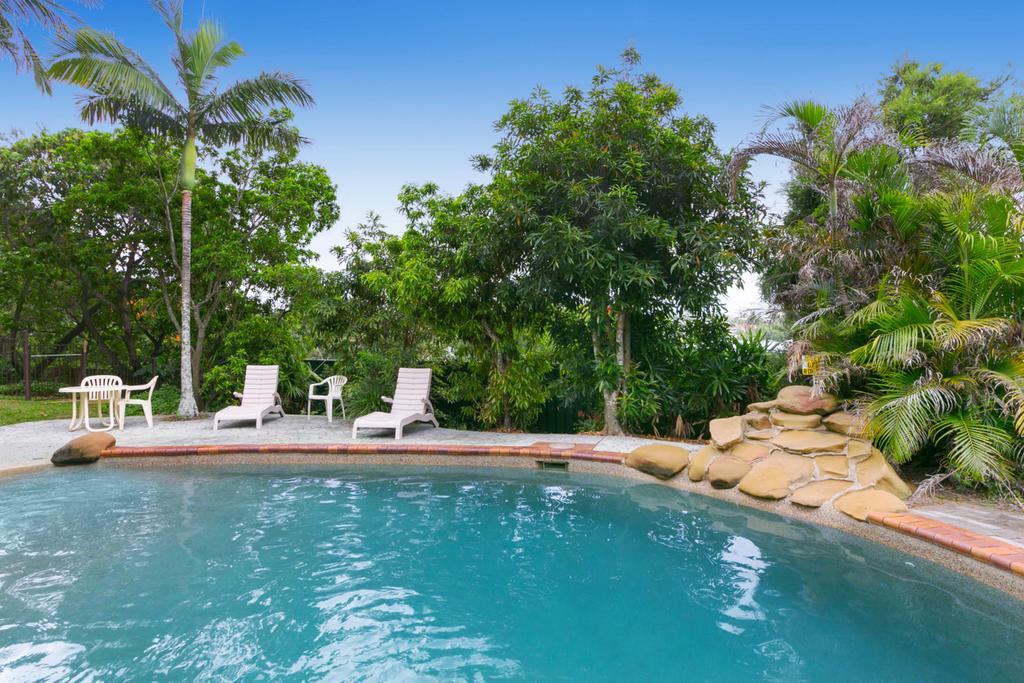 Moggill QLD Accommodation Main Beach